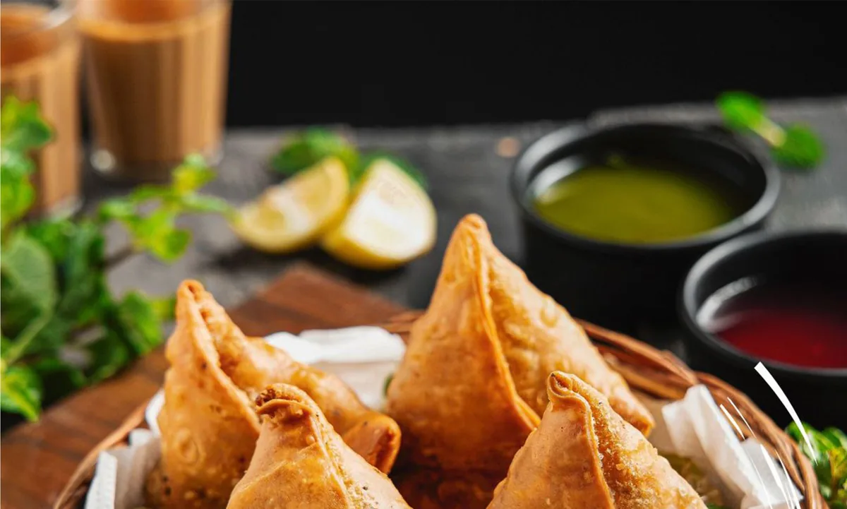 Samosas with green and tamarind chutney